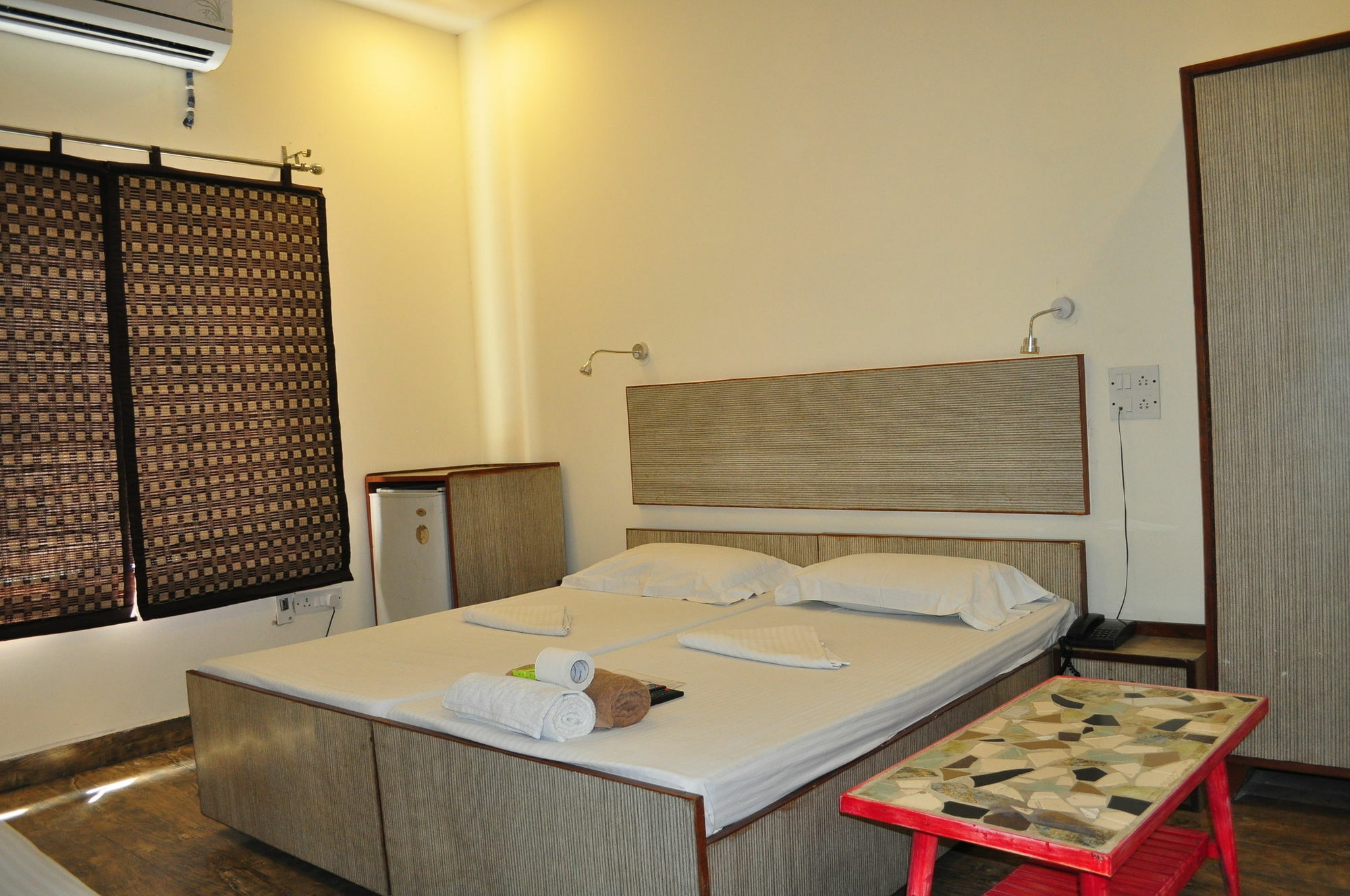 Hotel Kabli New Delhi Exterior photo